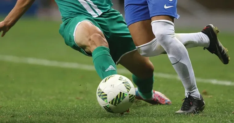 Quy Định Về Bóng Trong Cuộc Và Bóng Ngoài Cuộc Chuẩn FIFA